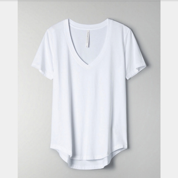 Babaton Foundation V Neck Linen Shirt - Picture 2 of 4